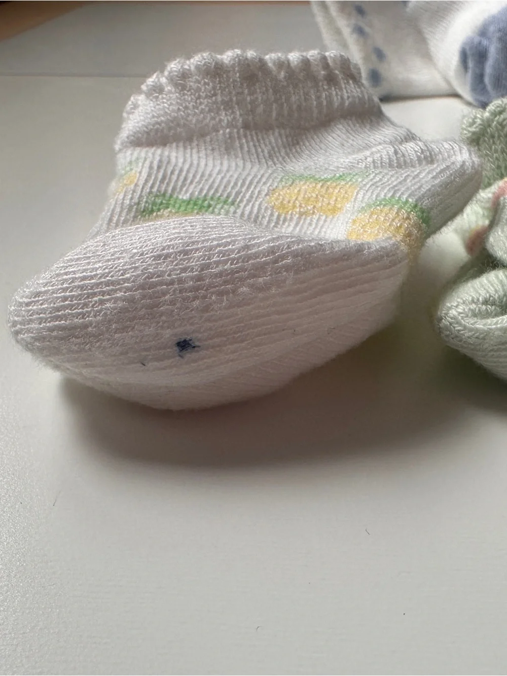 H&M 4 Pack Baby Fruit Ankle Socks Strawberries Pineapple